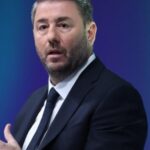 Απίστευτο τροχαίο στα Χανιά: Προσέκρουσε σε ρίζες ευκαλύπτου και τούμπαρε το αμάξι