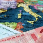 Έφτασαν σε Σύνταγμα και Αριστοτέλους τα εντυπωσιακά χριστουγεννιάτικα δέντρα – Δείτε βίντεο