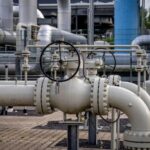 Μεγάλες φλόγες και καπνοί σε διαμέρισμα στο Μπραχάμι – Εκτεταμένες φθορές από τη φωτιά