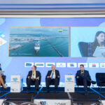 «Μπορούμε να βλέπουμε μέσα από τις λέξεις;» – Τι απαντά ο Γιώργος Μπαμπινιώτης