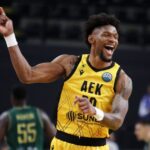 Οι Ρόκετς μπαίνουν στο «παιχνίδι» για τον Αντετοκούνμπο – Το σενάριο που τον φέρνει δίπλα στον Ντουράντ