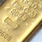 Η Κίνα κατακλύζει τον κόσμο με βενζινοκίνητα αυτοκίνητα που δεν μπορεί να πουλήσει εγχώρια