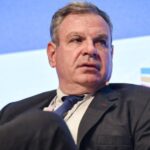 Η ακρίβεια θα επηρεάσει τις χριστουγεννιάτικες αγορές των Ελλήνων καταναλωτών, σύμφωνα με έρευνα της Klarna