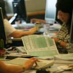 Ανάσα για χιλιάδες επαγγελματίες και νοικοκυριά – Τέλος η «ομηρία» από χρέη