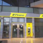 Ισχυρή βροχόπτωση στην Αθήνα – Πολίτες προσπαθούν να αποφύγουν τα νερά