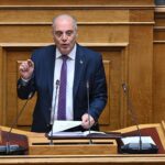 Μήνυμα Μπέσεντ στους Ευρωπαίους από το Νταβός: «Γιατί δεν περιμένουν να ακούσουν τα επιχειρήματα του Τραμπ;»