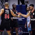 Η αλλαγή-μήνυμα του Γιόβιτς, οι 2 που ετοιμάζουν βαλίτσες στον Ολυμπιακό και η νέα καταγγελία για Σεμέδο