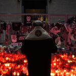 Τρισάγιο στο αεροδρόμιο της Τιμισοάρα από τον Αρχιεπίσκοπο Ιωάννη για τους νεκρούς οπαδούς του ΠΑΟΚ