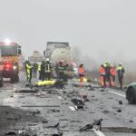 Φωτιά σε τρία παρκαρισμένα αυτοκίνητα τα ξημερώματα στις Αχαρνές