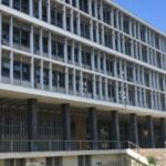 Απεργία ταξί: Με καπνογόνα και κόρνες στο υπουργείο Μεταφορών – Τα αιτήματα των οδηγών