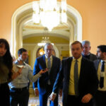 Βαρκελώνη: Τεράστιο πορτρέτο της 5χρονης Χιντ που σκοτώθηκε στον πόλεμο στη Γάζα ξεδιπλώθηκε σε παραλία