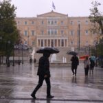 Βουλή: Το μήνυμα 112 διέκοψε την ομιλία – Πώς αντέδρασαν οι βουλευτές