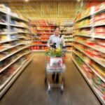 «Τα σπίτια δεν είναι ΑΤΜ»: Διαμαρτυρίες και συνθήματα των ενοικιαστών στο συνέδριο της ΠΟΜΙΔΑ – Ζητούν πλαφόν στα ενοίκια