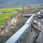 Σε «κόκκινος» συναγερμός παραμένει ο Έβρος – Στρατός και κάτοικοι «χτίζουν» άμυνα με σάκους και μηχανήματα