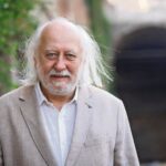 Γιώργος Τζαβάρας στο Eleftherostypos.gr  για το «ο Σεβάχ ο Θαλασσινός»: Η ειλικρίνεια και η αμεσότητά πολύτιμες αρετές στις εποχές που ζούμε