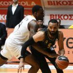 ΠΑΟΚ – Παναθηναϊκός: Στεφάνι και λουλούδια από τους «πράσινους» στη μνήμη των οπαδών που σκοτώθηκαν