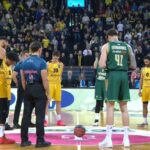 Άρης – Παναθηναϊκός: Έσταζε η οροφή στο Αλεξάνδρειο, «συνεχίζουμε και βλέπουμε» είπαν οι διαιτητές