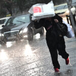 «Η τεχνολογία έσβησε την καλλιγραφία» – Ο Στέλιος Χριστοφόρου, ένας από τους τελευταίους Έλληνες καλλιγράφους στο Newsbeast