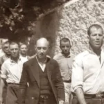 Συγγενείς των θυμάτων του δυστυχήματος των Τεμπών συγκεντρώνονται στο σημείο της τραγωδίας