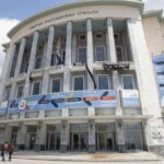 Φεστιβάλ τρόμου στην Ινδία: Ελέφαντας άρπαξε άνδρα με την προβοσκίδα του και τον εκσφενδόνισε [βίντεο]