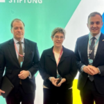 Συνάντηση της Κίμπερλι Γκίλφοϊλ με Αμερικανούς Γερουσιαστές στην Αθήνα