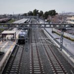 Σφοδρή σύγκρουση μηχανής-αυτοκίνητου στη Λάρισα – Τραυματίστηκε ο αναβάτης