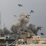 Τραμπ: Κατηγορεί το Ιράν για τον βομβαρδισμό του σχολείου στη Μινάμπ