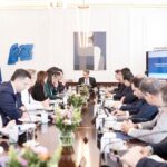 Βίντεο Ανδρουλάκη στο TikTok: Οι καφέδες που πίνει, τα… σκαρπίνια και η δελεαστική πρόταση που αρνήθηκε