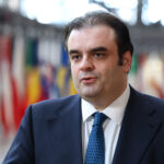 Πετρέλαιο: Μειώθηκε η τιμή του brent μετά την αύξηση άνω των 100 δολαρίων το βαρέλι – Τι λέει η Oxford Economics