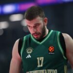 Κόπα Άφρικα: Η Σενεγάλη παρουσιάζει το τρόπαιο στο Παρίσι παρά την αφαίρεση του τίτλου