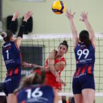 Ο Φουρνιέ ψάχνει μαγαζιά με streetwear καπέλα!