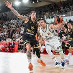 Γλέντι ελληνικό στο NBA: Χοροί και μουσική στο ημίχρονο του αγώνα Μπλέιζερς-Μπακς