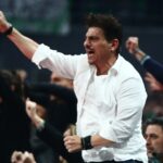 Ολυμπιακός – Παναθηναϊκός: Με πατερίτσα και ψηλοτάκουνα στο ΣΕΦ η Σελέν Ερντέμ