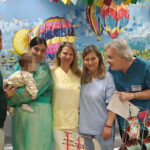 Βόλος: Μητέρα δώρισε απινιδωτές σε δύο σχολεία στη μνήμη του γιου της που πέθανε από ανακοπή