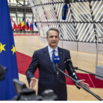 Κατώτατος μισθός 2026: Oδηγός με όλες τις τελευταίες πληροφορίες για τη νέα αύξηση, τα επιδόματα και τις τριετίες