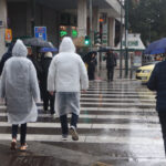 Αμάξι έπεσε σε καφετέρια στη Σόλωνος – Συνελήφθη ο οδηγός, ένας τραυματίας