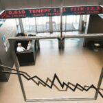 Πόλεμος στη Μέση Ανατολή: «Τορπίλη» 2,1 – 2,6 δισ. ευρώ για ναυτιλία, εμπόριο, ενέργεια και τουρισμό – Ξηραδάκης και Κορκίδης κρούουν «καμπανάκι»