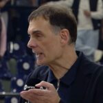 Βεζένκοβ: Μέχρι πότε θα σκοτώνονται άνθρωποι επειδή δεν αρέσει σε κάποιον η ομάδα που υποστηρίζει;