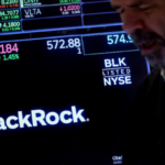 Πετρέλαιο Μπρεντ: Εκτίναξη τιμής πάνω από τα 115 δολάρια το βαρέλι – Πλησιάζει τα 2 ευρώ το πετρέλαιο κίνησης και η αμόλυβδη βενζίνη