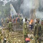 Πόλεμος στη Μέση Ανατολή: Ομοβροντία πυραύλων στο Ισραήλ, σφυροκόπημα στον Λίβανο και αντιφατικά μηνύματα για διαπραγματεύσεις ΗΠΑ και Ιράν
