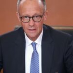 Πάτρα: Έξι ανήλικοι επιτέθηκαν σε ταξί που ήταν εν κινήσει και άρπαξαν ένα σακ βουαγιάζ