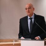 Αρκάς: Η τραγωδία της ευνοιοκρατίας σε ένα σκίτσο – «Μα έπρεπε να διορίσεις όλους σου τους συγγενείς;»