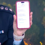 Ξεσπά ο φωτορεπόρτερ που απαθανάτισε τον Λαφαζάνη με πορτρέτο του Χαμενεΐ: «Σταματήστε να ψάχνετε για AI εκεί που υπάρχει μόχθος»