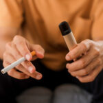 Αυξάνεται στην Ελλάδα το κάπνισμα και το άτμισμα στους εφήβους – Τι λένε οι ειδικοί Newsroom