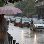 Θάνατος 3χρονου Άγγελου: Με σκυμμένο το κεφάλι έφτασαν στα δικαστήρια η μητέρα και ο πατριός