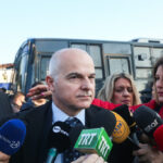 Πρωτοφανές περιστατικό στο Μαρούσι: 27χρονη έπεσε δύο φορές από το μπαλκόνι 4ου ορόφου – Συνελήφθη ο σύζυγός της