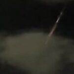 Διεκόπη η κυκλοφορία στην οδό Πειραιώς λόγω πτώσης δέντρου – Δείτε το βίντεο