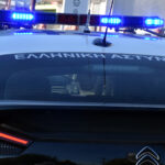 Ζωγράφου: Ιατροδικαστής εξετάζει πιθανή ασφυκτική αιτία θανάτου μητέρας και κόρης – Προφυλακιστέος ο 54χρονος γιος της οικογένειας