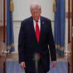 Συντονισμένα πυρά από το ζεύγος Τραμπ κατά του Τζίμι Κίμελ: Ζητούν την κεφαλή του επί πίνακι για την ατάκα περί «μέλλουσας χήρας»