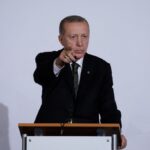 Στο «κόκκινο» η κρίση ΗΠΑ–Ιράν: Η εντολή Τραμπ για ναυτικό αποκλεισμό του Ορμούζ και οι απειλές από τους Φρουρούς της Επανάστασης